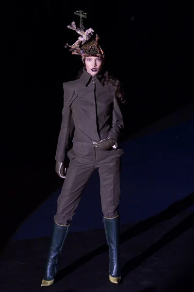 Look 2